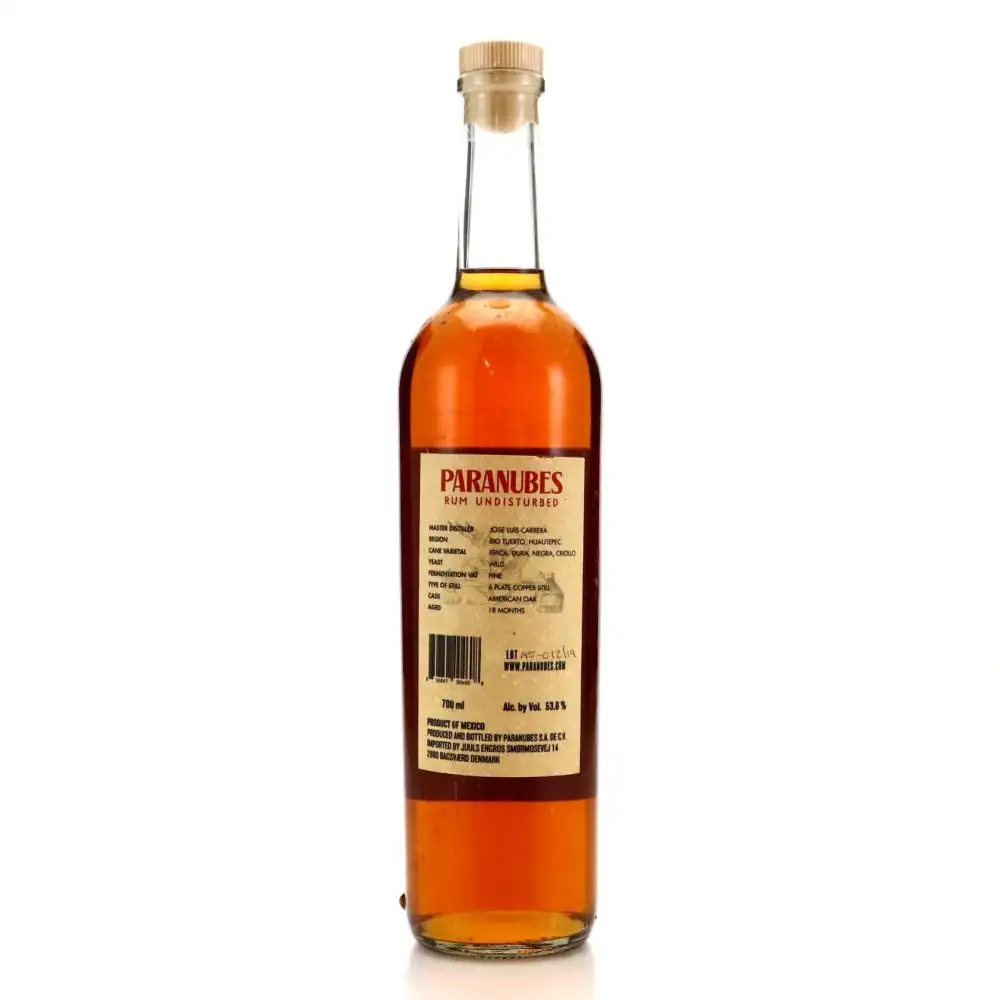 High resolution image of Paranubes Oaxaca Añejo Rum
