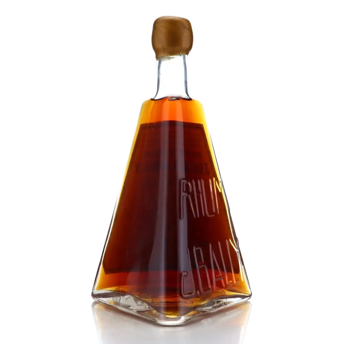 High resolution image of J. Bally Millésime (Pyramid) 1970