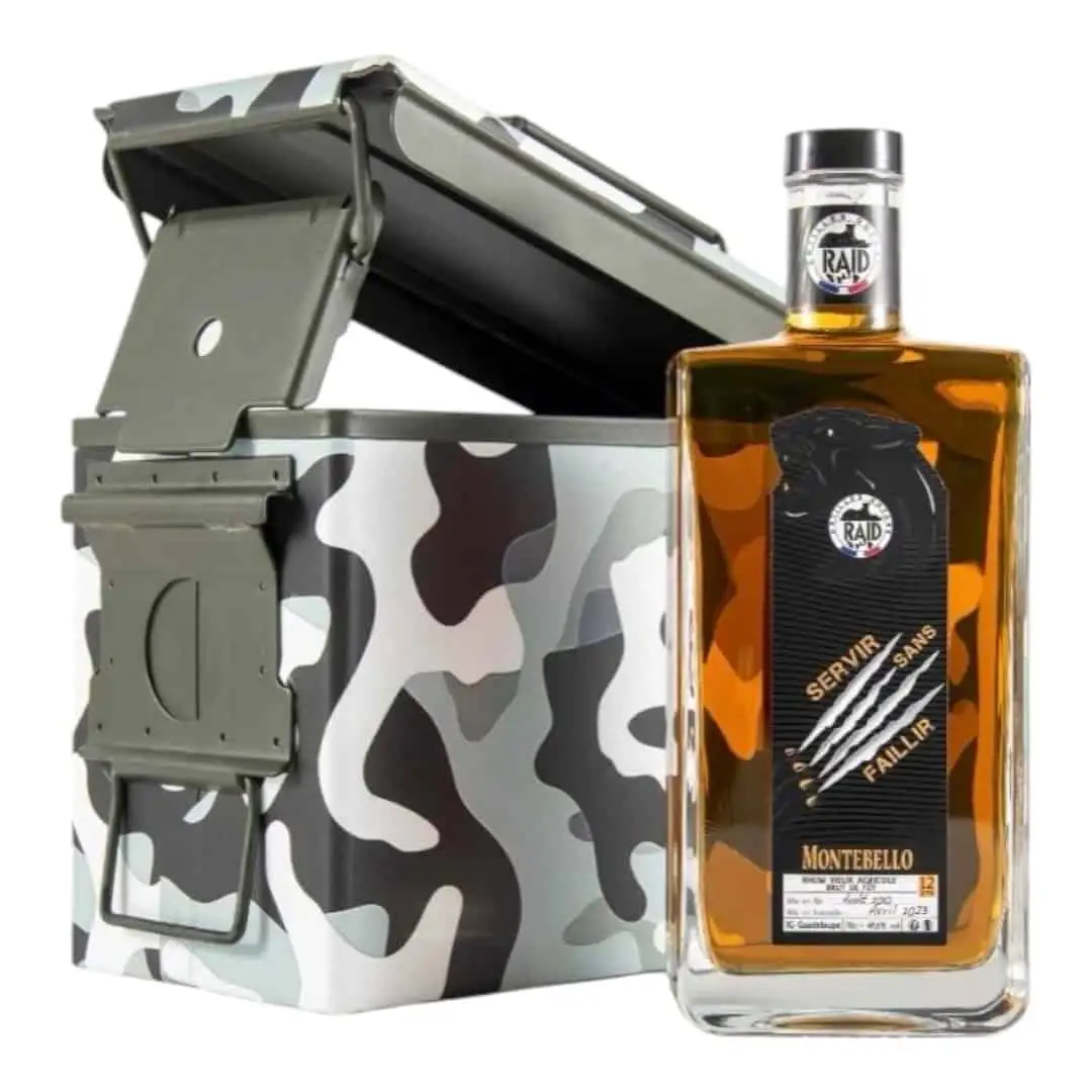 Bottle of Carrere Montebello RAID (Servir Sans Faillir) 2010