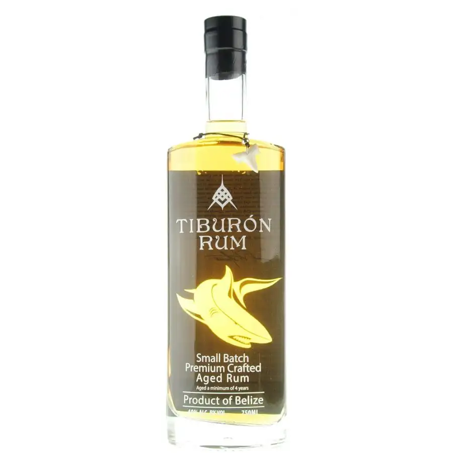 Bottle of Travellers Tiburón Rum