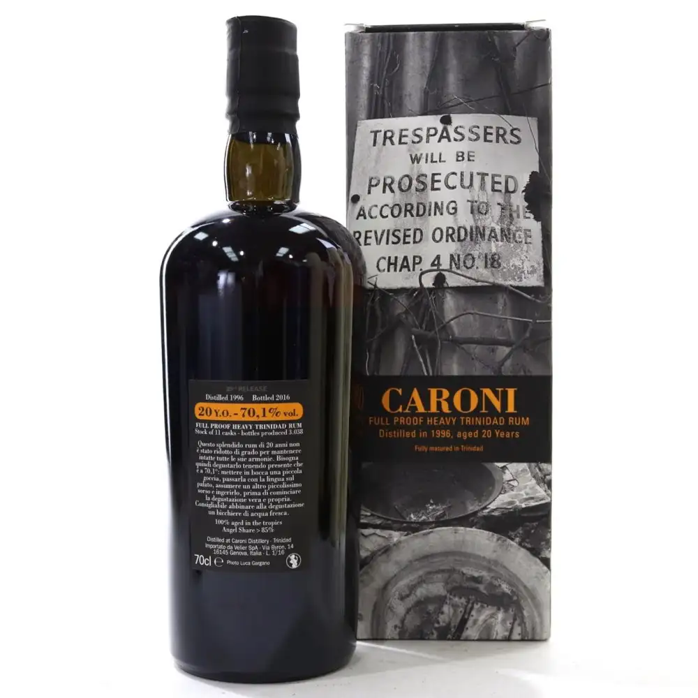 Image haute résolution de Velier Caroni 35th Release Heavy Trinidad Rum (Trespassers) HTR 1996