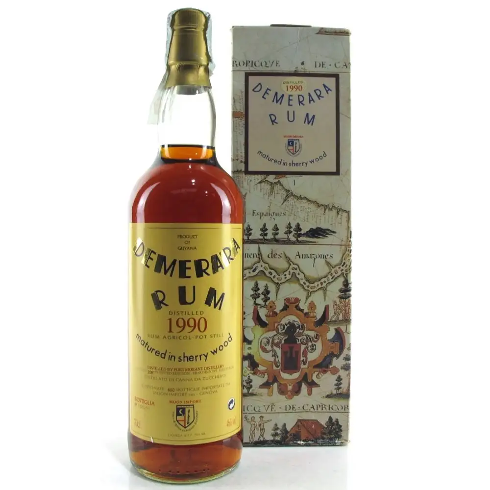 High resolution image of Moon Import Uitvlugt Demerara Rum 1990