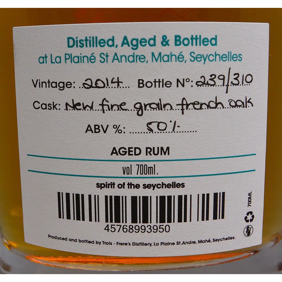 Image haute résolution de Trois Frères Distillery Takamaka Creole Craft Series 3rd Release 2014