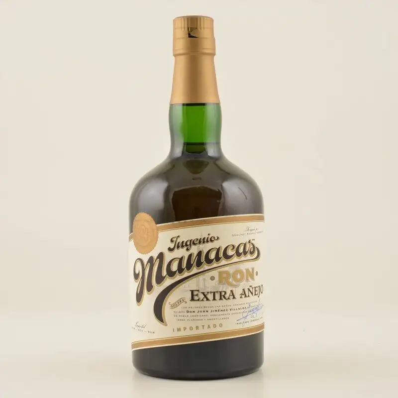 Bottle of Ingenio Manacas Extra Añejo